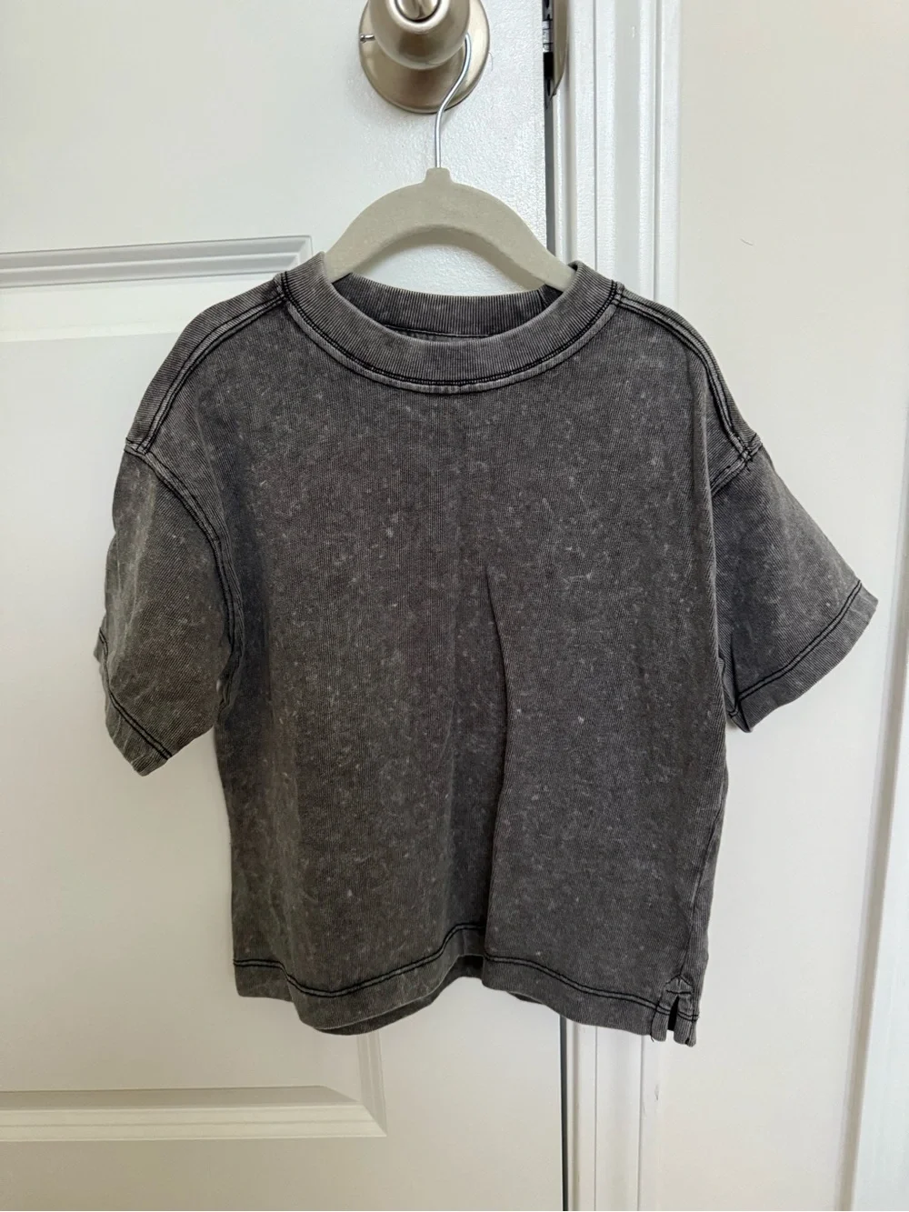 Gap boys size 4-5 Washed Black Short-Sleeve Tee. NWOT
